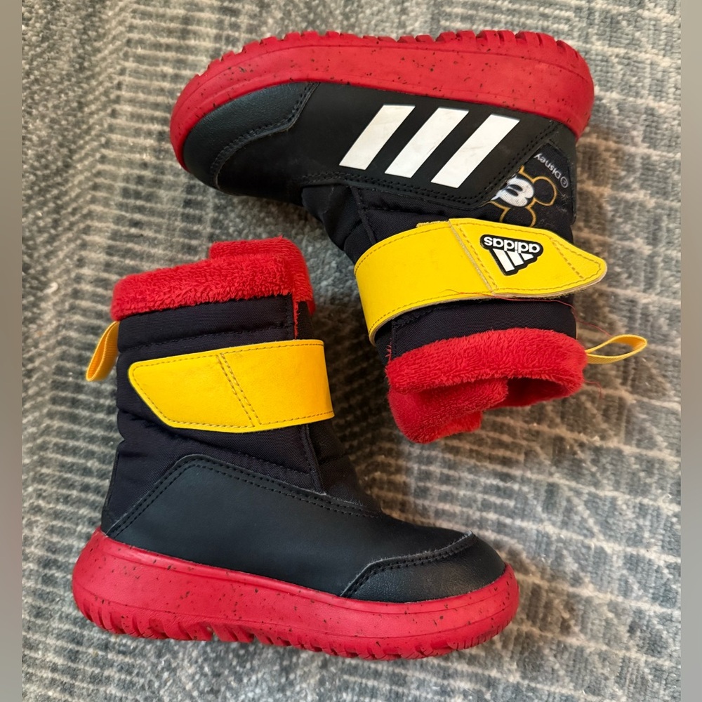 ADIDAS - Winter Play X Disney Mickey Kids Pull on Snow Boots, Size 9.5